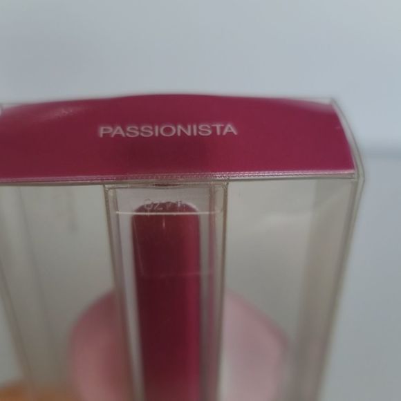 HUDA BEAUTY - Demi Matte Liquid Lipstick - Passionista - Picture 6 of 7